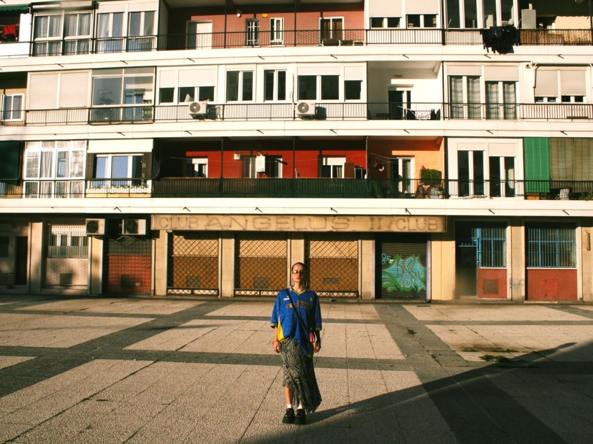 Explorando la esencia de la infancia, el barrio y la amistad a través de&nbsp;COLM3N4S
