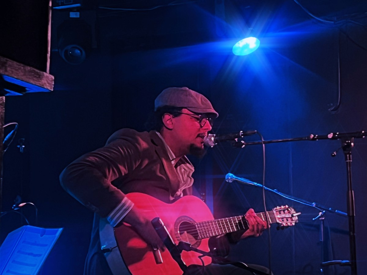 ROY BORLAND: ALMA, CASA Y LO QUE ESTÁ&nbsp;VENIR