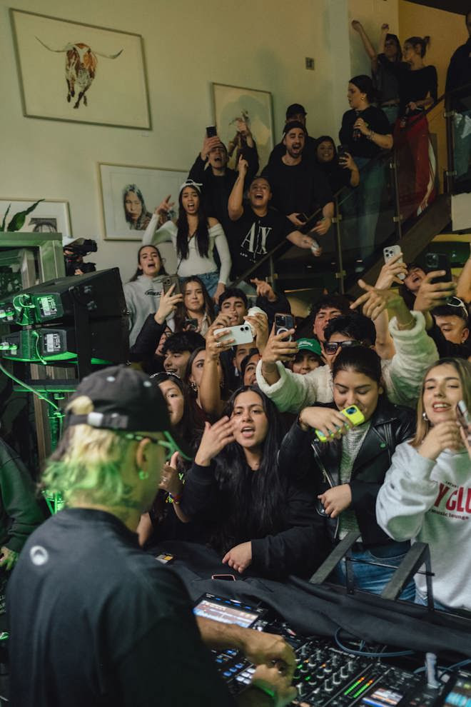 FEID CONVOCA A MILES DE FANS EN UN EVENTO SORPRESA EN&nbsp;MADRID